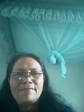 Vieekee online show from May 23, 2026, 2:39 am