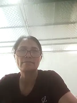 Vieekee online show from May 28, 2026, 2:31 am