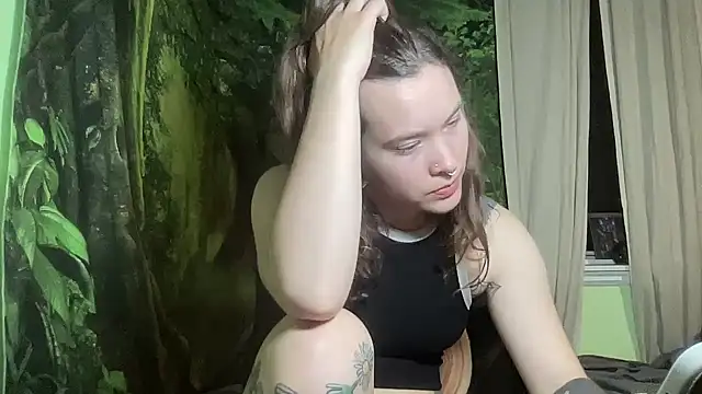 Snapshot of mo0ngoddess chatting on January 18, 2026, 5:44 am mo0ngoddess online show from January 18, 2026, 5:44 am