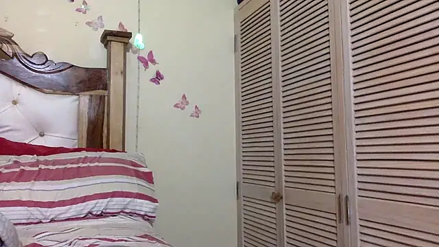 creamyamber online show from April 4, 2026, 3:09 pm