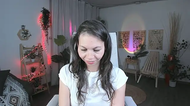 Snapshot of TrasyMorris chatting on May 22, 2026, 3:35 am TrasyMorris online show from May 22, 2026, 3:35 am
