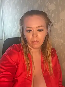Snapshot of Heyitskaylaxo chatting on May 19, 2026, 1:39 pm Heyitskaylaxo online show from May 19, 2026, 1:39 pm