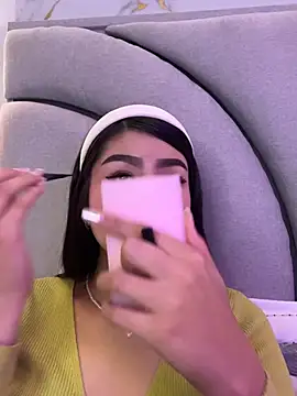 Snapshot of Helena_Whaite chatting on July 10, 2026, 1:25 pm Helena Whaite online show from July 10, 2026, 1:25 pm