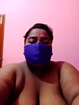 Snapshot of Mona_Vabi chatting on July 27, 2026, 5:09 pm Mona Vabi online show from July 27, 2026, 5:09 pm