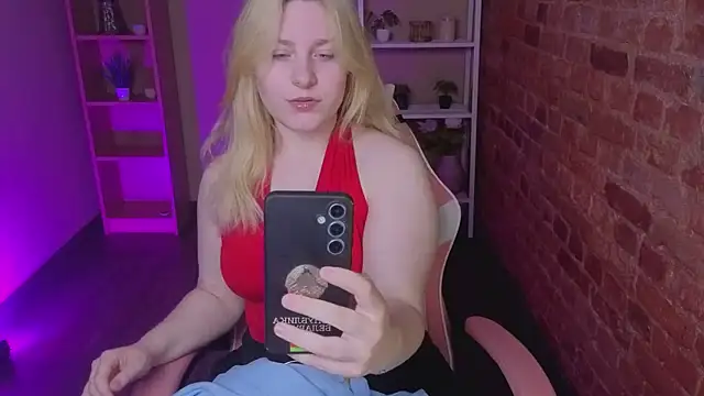 StellaVanilla online show from May 27, 2026, 1:08 pm