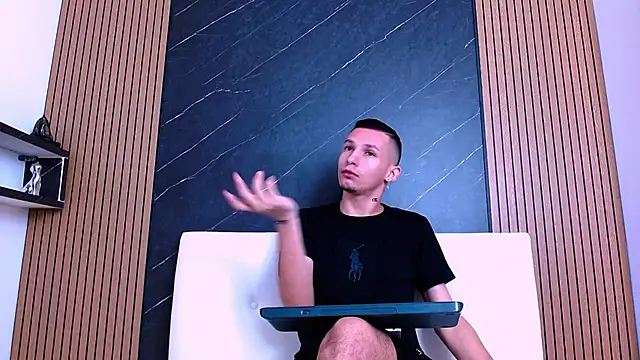 Snapshot of Isak_Berekoa chatting on June 5, 2026, 11:05 am Isak Berekoa online show from June 5, 2026, 11:05 am