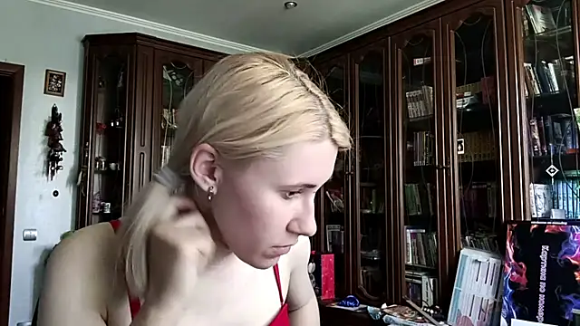Snapshot of lolkabiolka chatting on May 16, 2026, 7:49 am lolkabiolka online show from May 16, 2026, 7:49 am