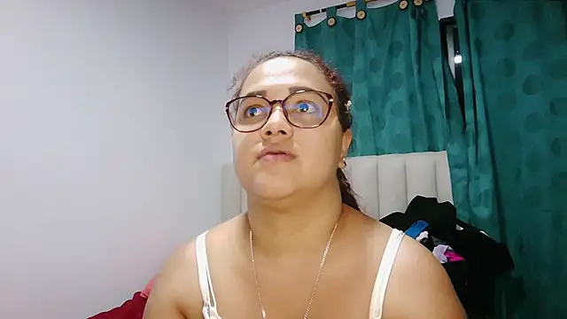 Snapshot of saramichell445734 chatting on May 23, 2026, 2:28 am saramichell445734 online show from May 23, 2026, 2:28 am