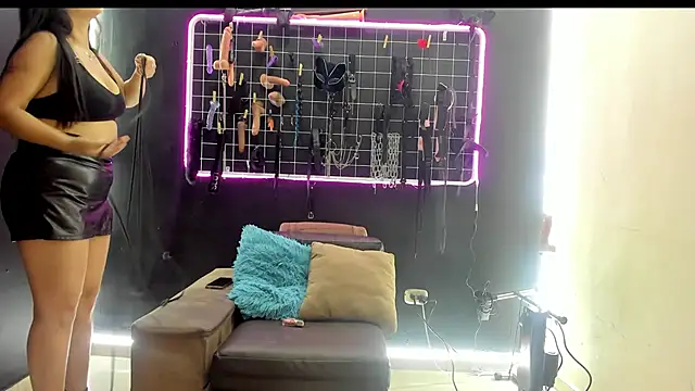 MistressMia bdsm online show from May 22, 2026, 6:35 pm