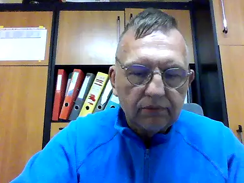 Snapshot of Robotnikm chatting on July 4, 2026, 2:40 am Robotnikm online show from July 4, 2026, 2:40 am