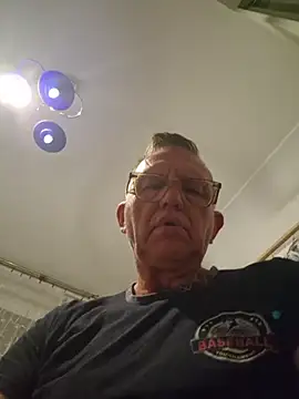 Snapshot of Robotnikm chatting on July 27, 2026, 10:50 pm Robotnikm online show from July 27, 2026, 10:50 pm