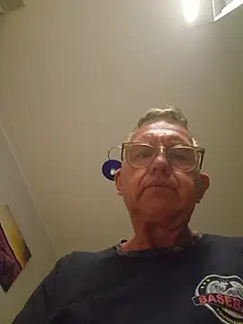 Snapshot of Robotnikm chatting on July 28, 2026, 9:14 pm Robotnikm online show from July 28, 2026, 9:14 pm