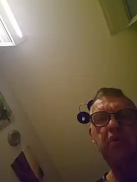 Snapshot of Robotnikm chatting on July 29, 2026, 11:58 pm Robotnikm online show from July 29, 2026, 11:58 pm