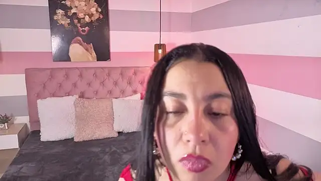 lia valentino online show from June 19, 2026, 3:22 am
