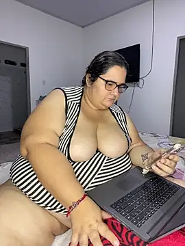 marianacooper1234 online show from May 27, 2026, 2:08 am
