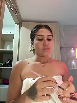 IsabelleMilan online show from June 22, 2026, 1:07 am