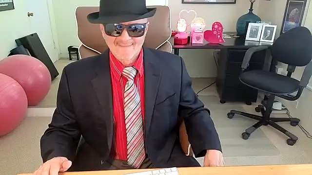 hotdadbod online show from March 6, 2026, 9:44 pm