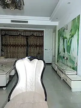 Snapshot of Yiyi-a- chatting on May 20, 2026, 3:29 pm Yiyi-a- online show from May 20, 2026, 3:29 pm