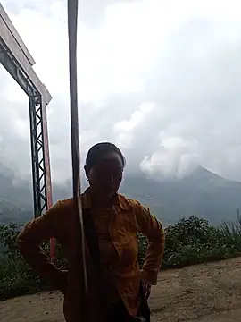 lili anhh online show from May 22, 2026, 3:24 am