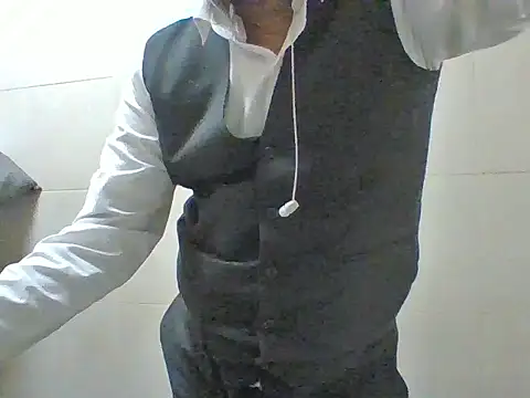 RAINBOWONE online show from May 16, 2026, 6:32 am