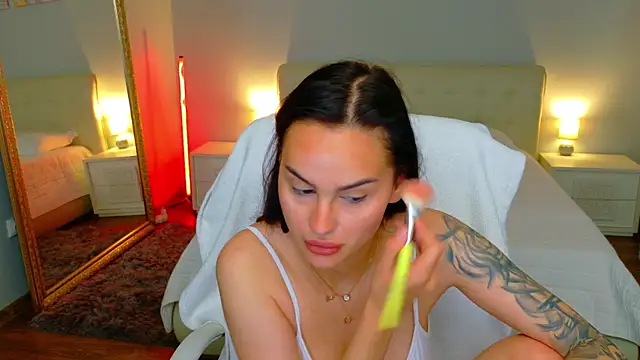 BabyyGirll  online show from May 29, 2026, 3:37 am