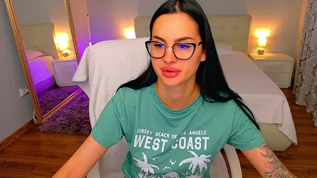 BabyyGirll  online show from July 17, 2026, 4:41 am