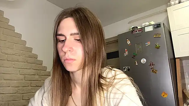 ZaraGuyette online show from May 18, 2026, 4:07 am