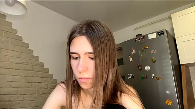 ZaraGuyette online show from July 27, 2026, 5:25 am