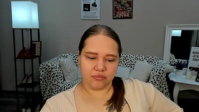 Snapshot of DianaKristol chatting on May 17, 2026, 5:31 pm DianaKristol online show from May 17, 2026, 5:31 pm