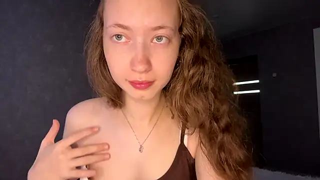 Emily Mur  online show from July 21, 2026, 5:10 am