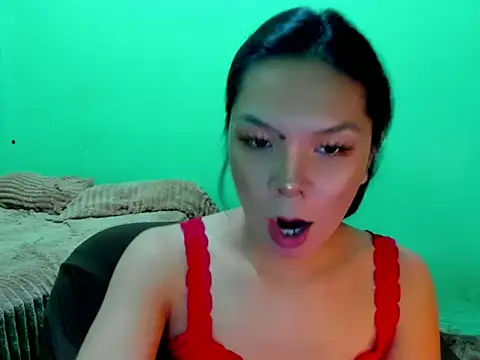 Snapshot of mamacitttaa chatting on May 18, 2026, 1:39 pm mamacitttaa online show from May 18, 2026, 1:39 pm