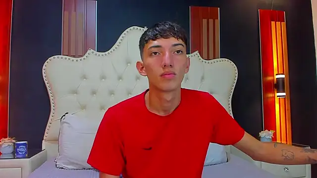 Snapshot of MichaelVasquex chatting on May 16, 2026, 12:15 pm MichaelVasquex online show from May 16, 2026, 12:15 pm