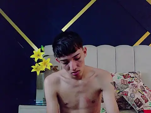 Snapshot of MichaelVasquex chatting on May 25, 2026, 12:44 pm MichaelVasquex online show from May 25, 2026, 12:44 pm