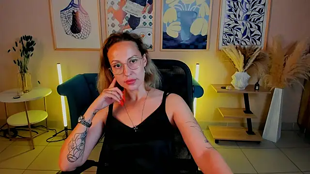 Snapshot of Charlotte_Hudson chatting on July 29, 2026, 10:13 am Charlotte Hudson online show from July 29, 2026, 10:13 am