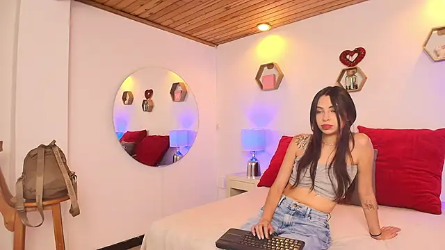 Snapshot of _AmberRosse_ chatting on May 22, 2026, 2:33 pm AmberRosse online show from May 22, 2026, 2:33 pm