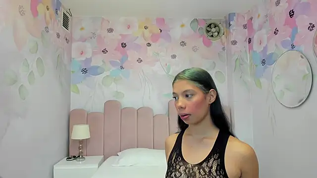 doll skinny18 online show from May 25, 2026, 1:06 pm