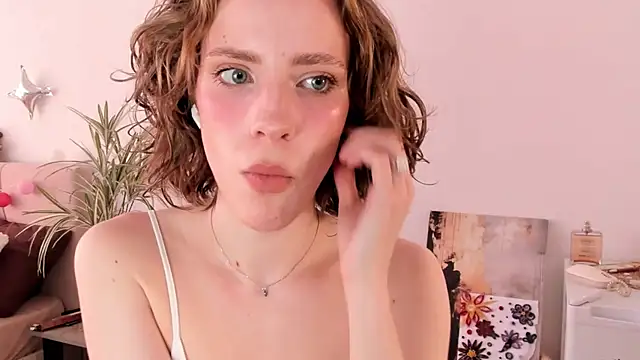 Snapshot of imogensy chatting on May 21, 2026, 5:25 am imogensy online show from May 21, 2026, 5:25 am