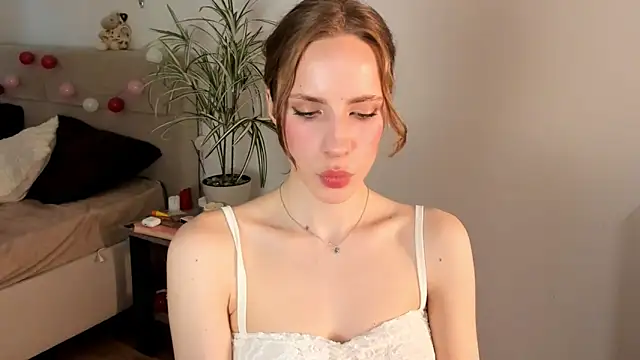 Snapshot of imogensy chatting on June 4, 2026, 2:12 pm imogensy online show from June 4, 2026, 2:12 pm