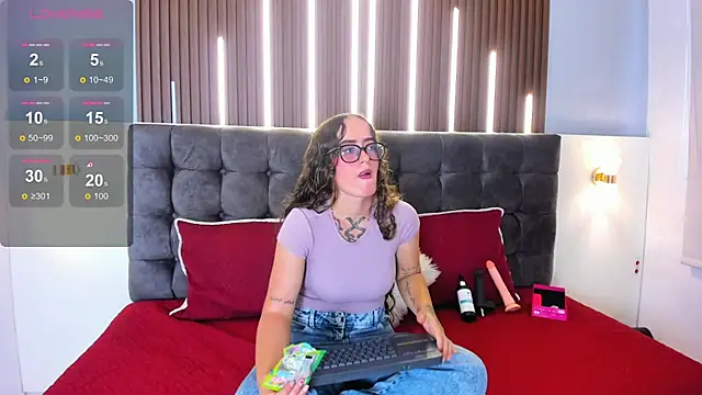 Snapshot of Hitana_tattoo chatting on June 26, 2026, 4:11 pm Hitana tattoo online show from June 26, 2026, 4:11 pm