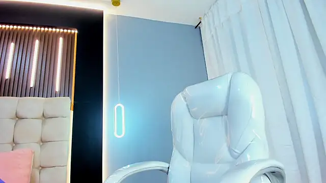 Snapshot of Amara_lune chatting on May 29, 2026, 2:26 pm Amara lune online show from May 29, 2026, 2:26 pm