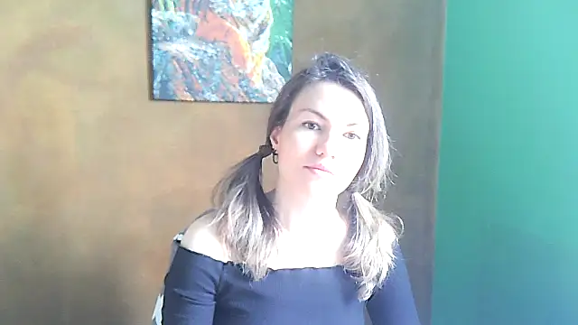 Snapshot of Margarett chatting on May 15, 2026, 8:32 am Margarett online show from May 15, 2026, 8:32 am