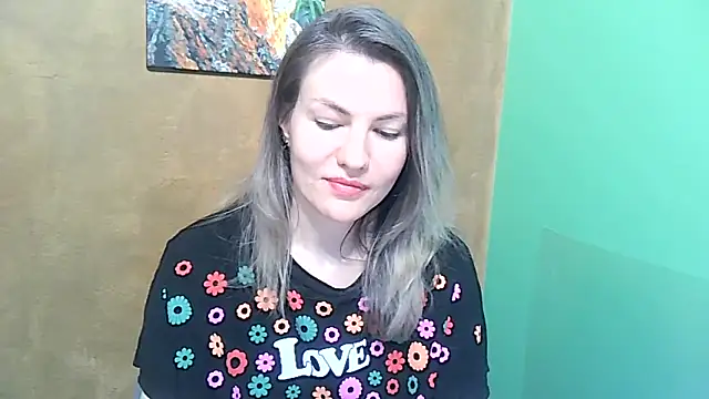 Snapshot of Margarett chatting on May 22, 2026, 10:26 pm Margarett online show from May 22, 2026, 10:26 pm