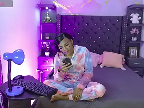 Snapshot of dani_exmixt chatting on May 27, 2026, 4:31 am dani exmixt online show from May 27, 2026, 4:31 am