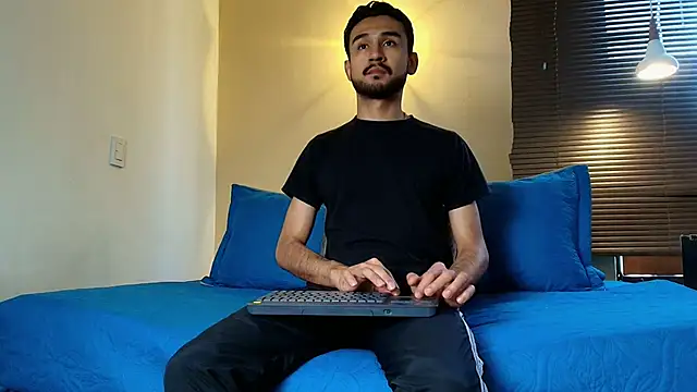 AxelClark S online show from May 22, 2026, 7:52 pm