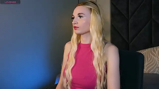 Mila  Lux online show from May 24, 2026, 1:38 pm