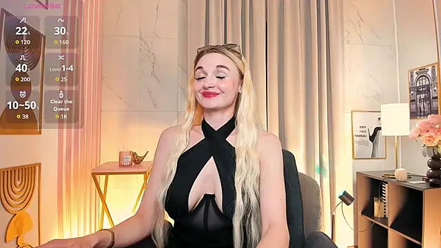 Mila  Lux online show from June 16, 2026, 8:55 pm