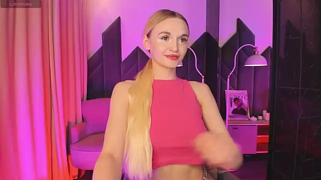 Mila  Lux online show from July 6, 2026, 8:55 pm