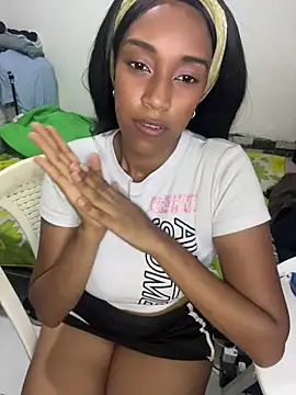 Snapshot of CandyDollXXX chatting on May 13, 2026, 6:27 pm CandyDollXXX online show from May 13, 2026, 6:27 pm