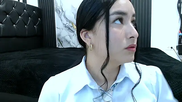 MiaReinig09 online show from July 10, 2026, 6:32 pm