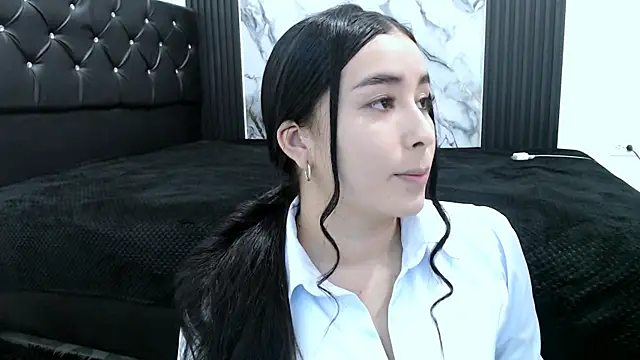 MiaReinig09 online show from July 11, 2026, 8:44 pm